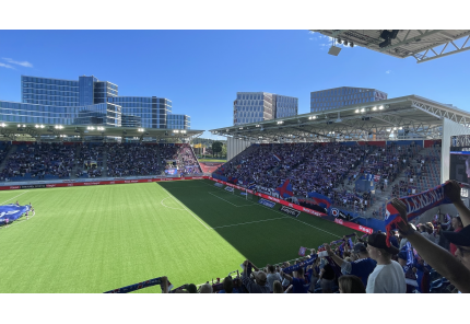Vålerenga W dominerer Røa 4-0 hjemme